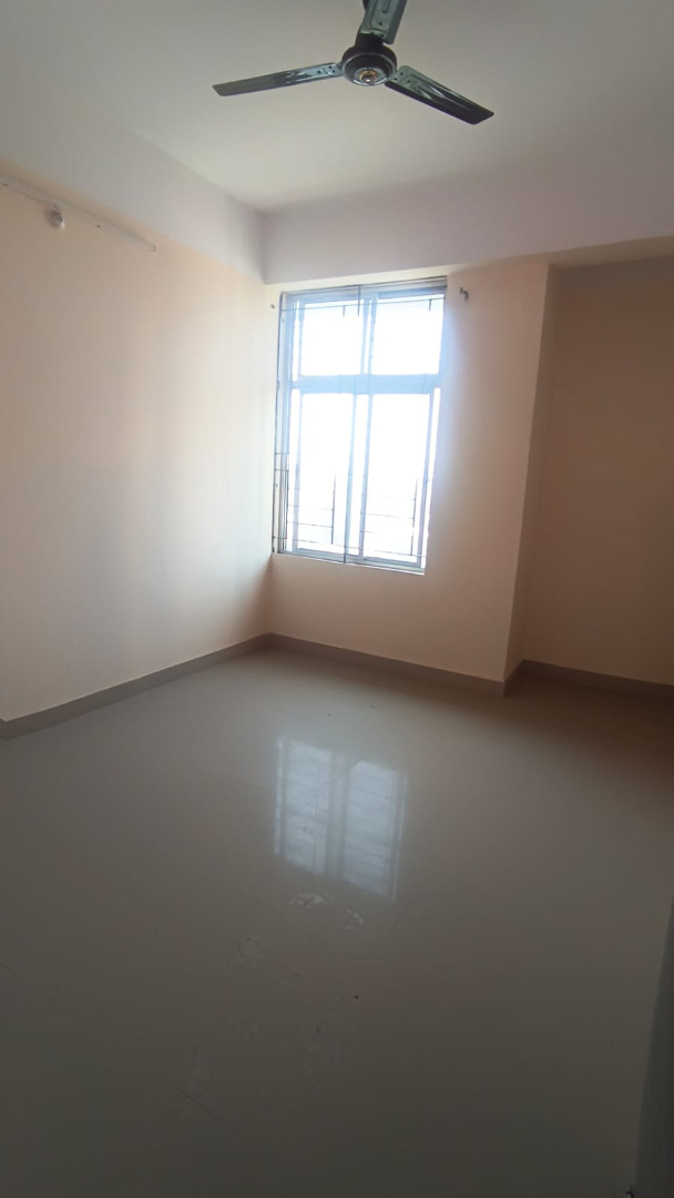 Unfurnished 3bhk in SBI ATM, Kahilipara Main Road, Jatia, Kahilipara, Guwahati, Assam, India for Rent